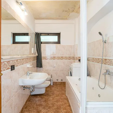 Apartment Tosca